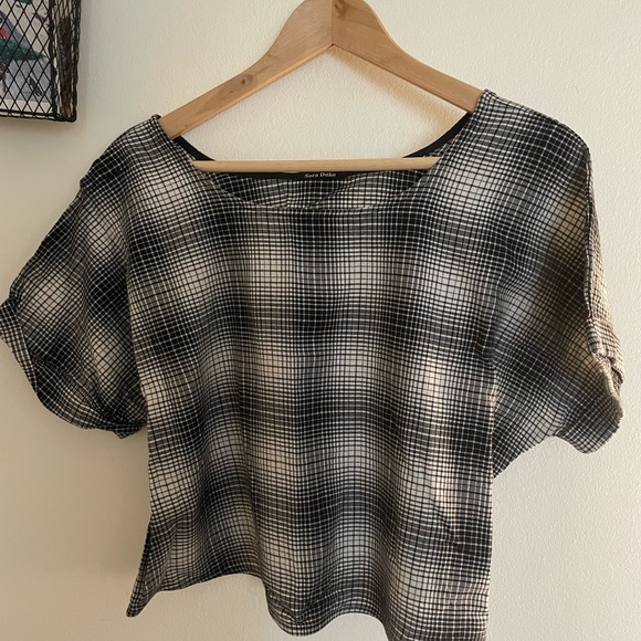 Sara Duke Cropped Top - Picture 2 of 3